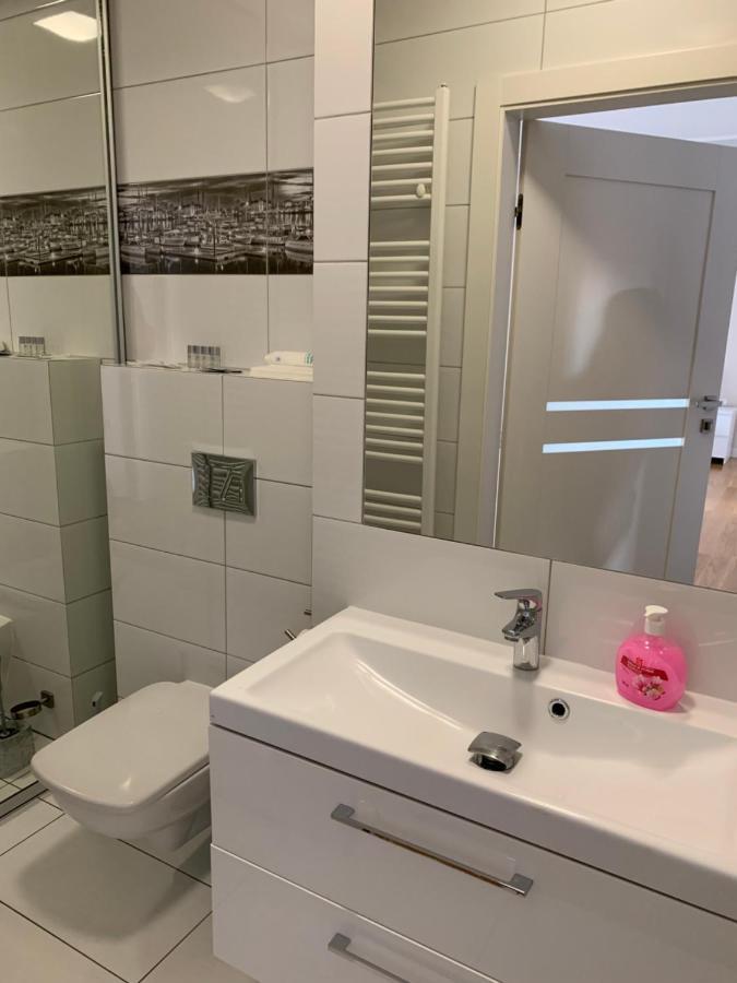Apartamenty Centrum Nad Motlawa Z Widokiem Na Patio Z Balkonem Gdańsk Exteriör bild