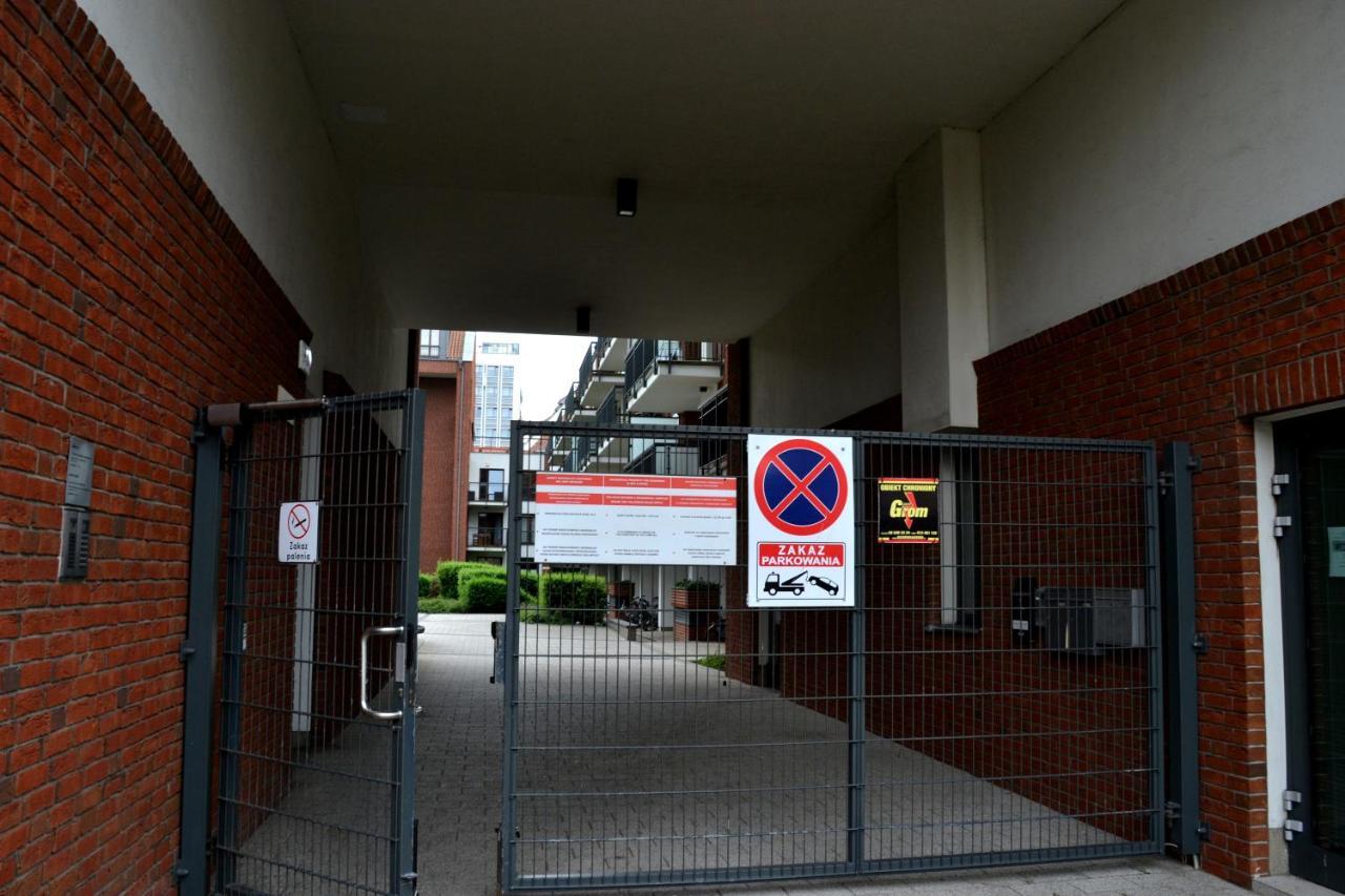 Apartamenty Centrum Nad Motlawa Z Widokiem Na Patio Z Balkonem Gdańsk Exteriör bild